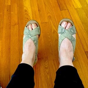 Dansko platform sandals 8 1/2